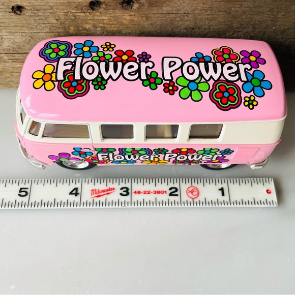 1962 VW Classical Bus Model Car•1/32•NWT•Pink~Cream VW Bus•Rear + Side Door Open - Picture 11 of 13